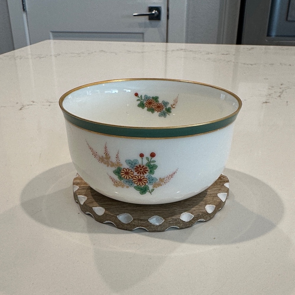 Koransha Japan Porcelain Small Soup Bowl 4” Round with Gold Trim